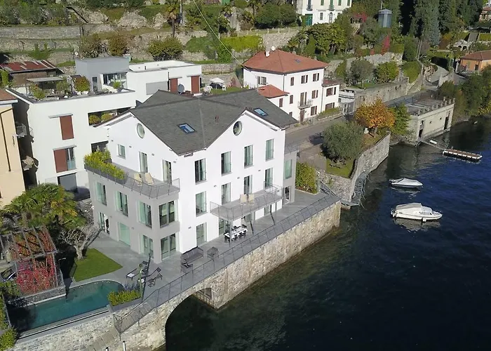 Martina Villa Carate Urio