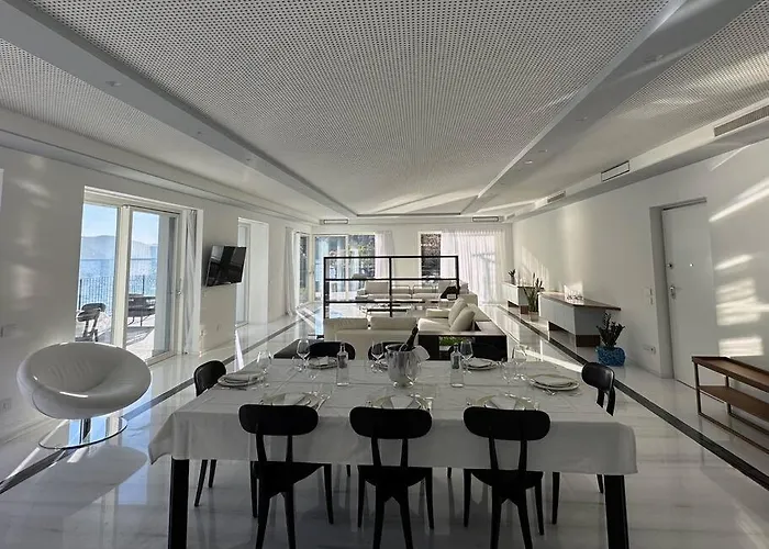 Martina Villa Carate Urio